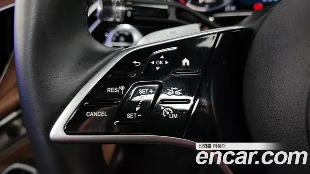 Mercedes-Benz E-Class 2024 — Photo 16/20