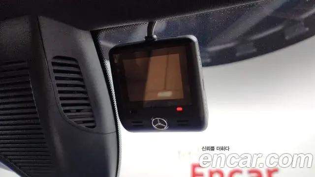 Mercedes-Benz E-Class 2024 — Photo 18/20