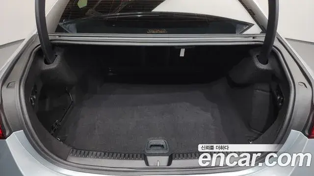 Mercedes-Benz E-Class 2024 — Photo 20/20