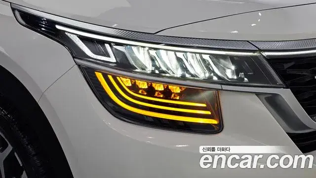 Kia Seltos 2022 — Photo 12/31