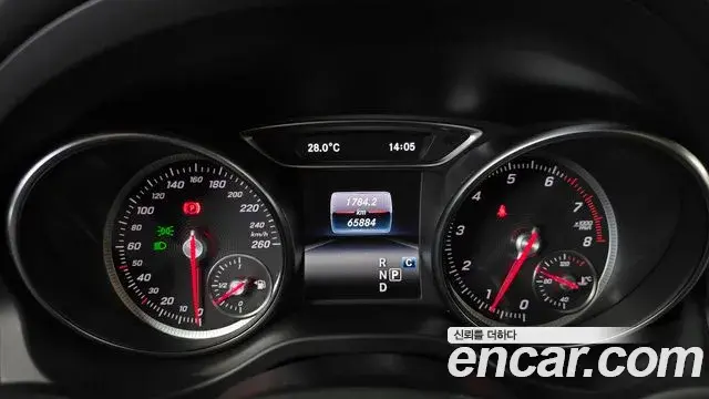 Mercedes-Benz GLA-Class 2018 — Фото 8/20