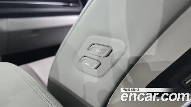 Kia Carnival 2023 — ფოტო 7/32
