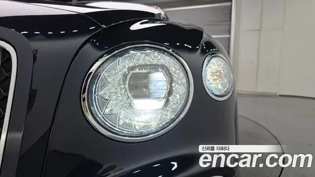 Bentley Flying Spur 2023 — Şəkil 4/36