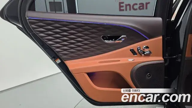 Bentley Flying Spur 2023 — Şəkil 31/36