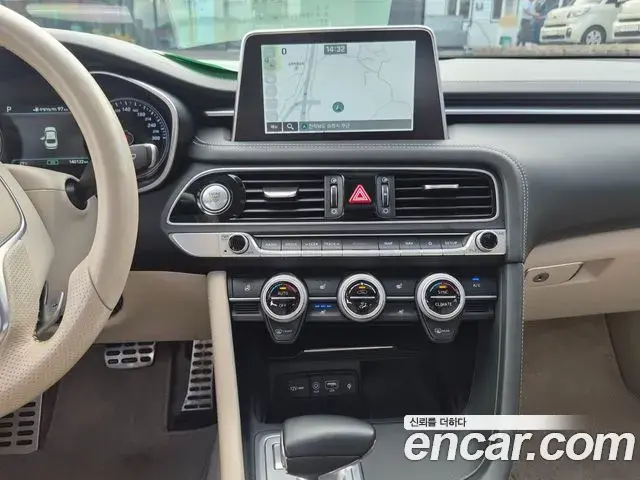 Genesis G70 2018 — Photo 8/20