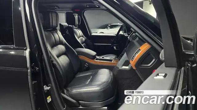 Land Rover Range Rover 2018 — Photo 11/34
