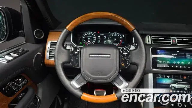 Land Rover Range Rover 2018 — Photo 28/34