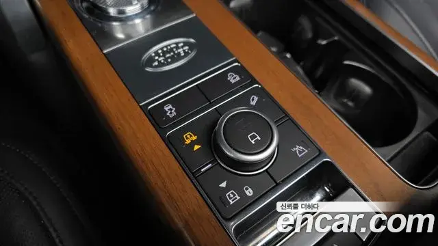 Land Rover Range Rover 2018 — Photo 7/34