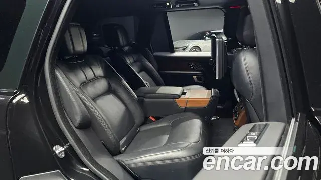 Land Rover Range Rover 2018 — Photo 21/34