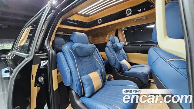 Kia Carnival 2023 — Фото 19/20
