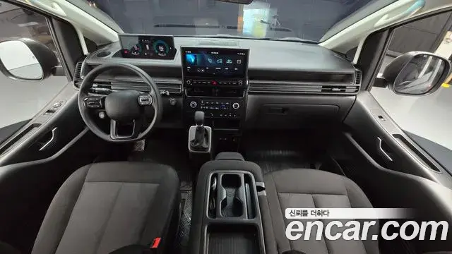 Hyundai Staria 2026 — Photo 7/20