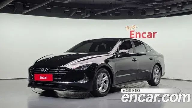 Hyundai Sonata 2022 — Фото 1/20