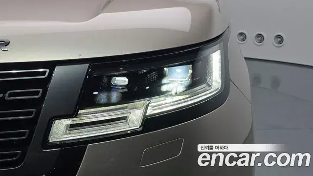 Land Rover Range Rover 2023 — ფოტო 5/30