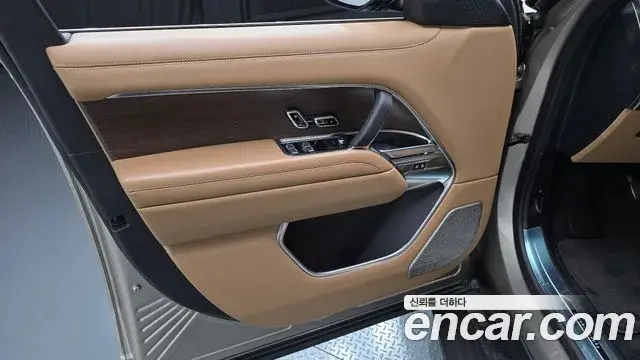 Land Rover Range Rover 2023 — ფოტო 30/30
