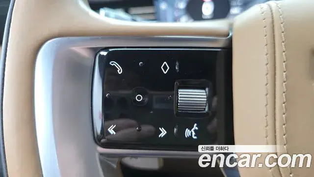 Land Rover Range Rover 2023 — ფოტო 16/30