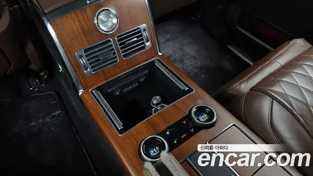 Land Rover Range Rover 2021 — Фото 19/20