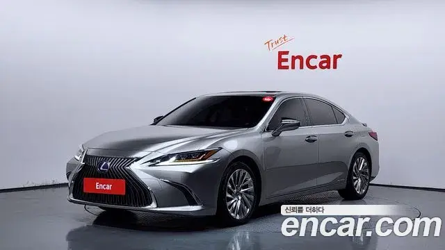 Lexus ES300h 2019 — Şəkil 1/20