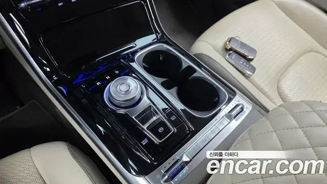 Kia Carnival 2023 — Photo 9/20
