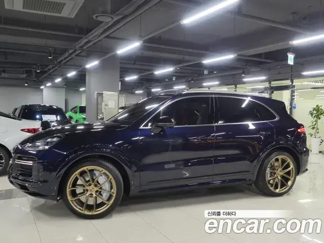 Porsche Cayenne 2020 — Фото 1/20