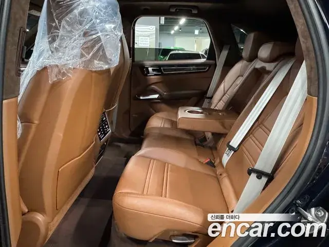 Porsche Cayenne 2020 — Фото 13/20