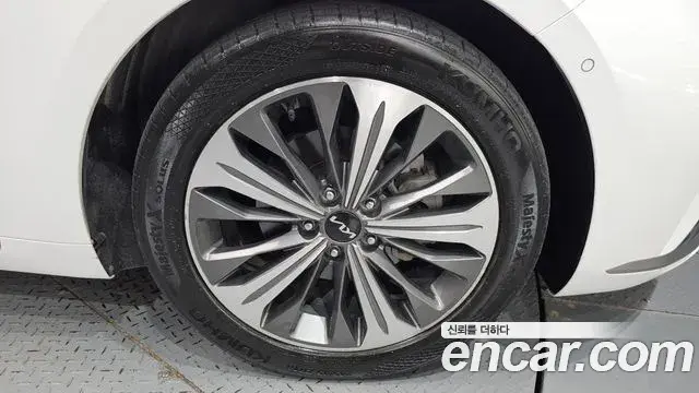 Kia K8 2022 — Şəkil 9/38