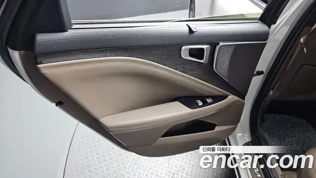 Kia K8 2022 — Şəkil 27/38