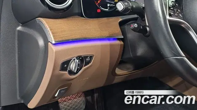 Mercedes-Benz E-Class 2021 — Фото 16/20