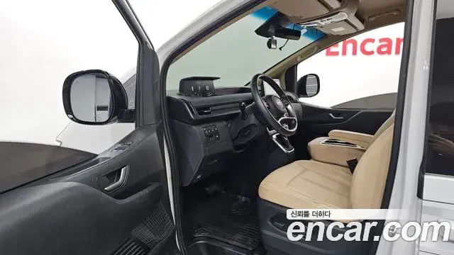 Hyundai Staria 2024 — Фото 10/20