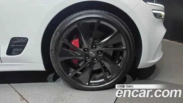 Genesis G70 2021 — Photo 25/33