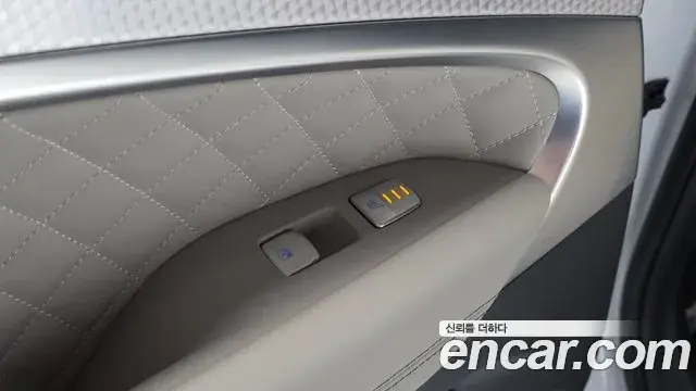 Genesis G70 2021 — Photo 28/33