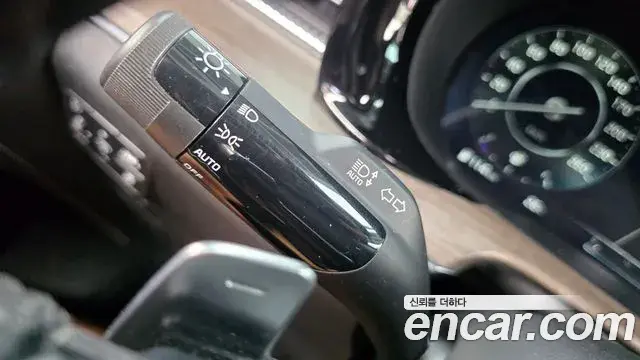 Kia K5 2020 — ფოტო 15/32