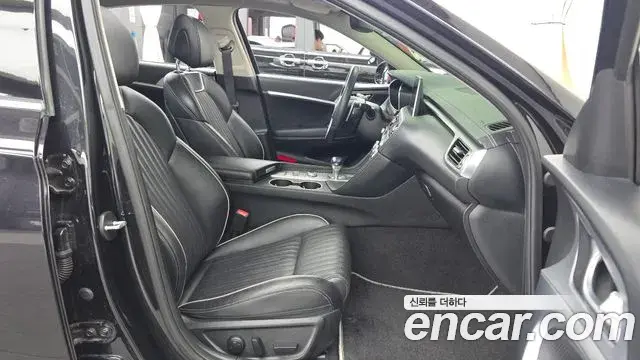 Genesis G70 2020 — Photo 6/32