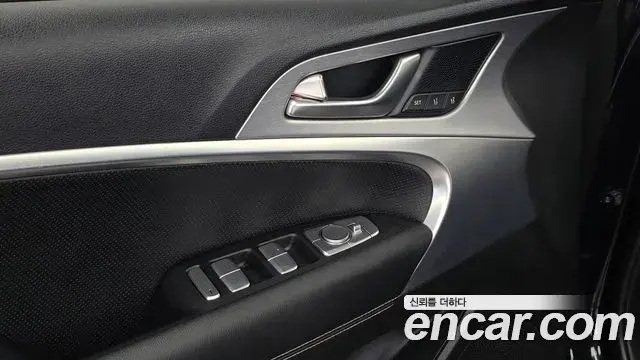 Genesis G70 2020 — Photo 14/32