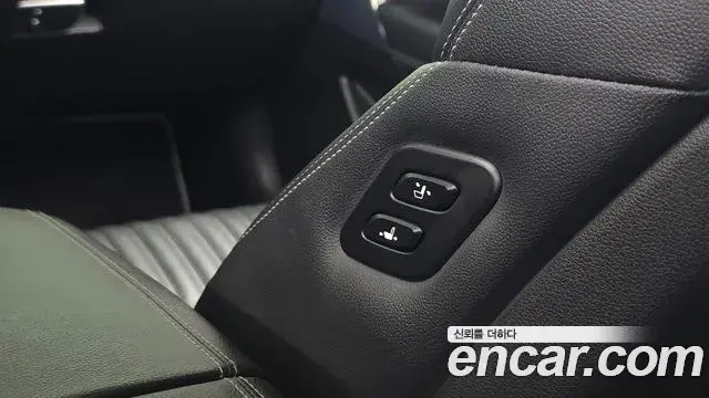 Genesis G70 2020 — Photo 15/32