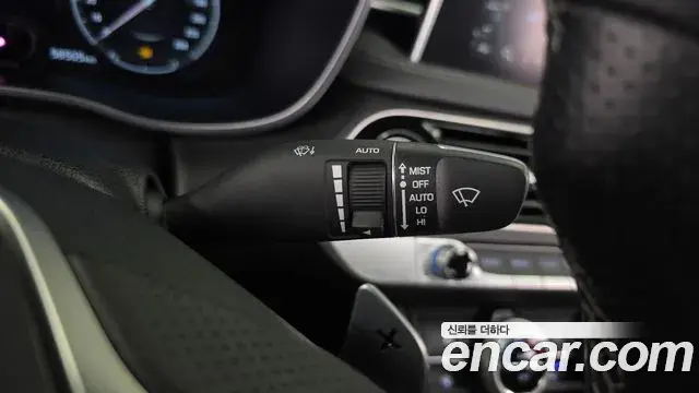 Genesis G70 2020 — Photo 16/32