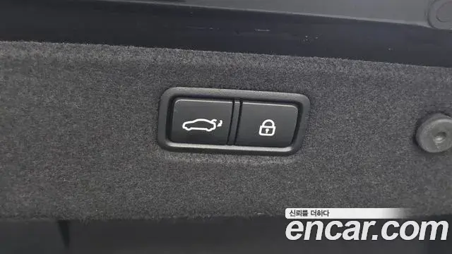 Genesis G70 2020 — Photo 28/32