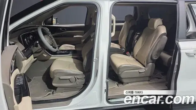 Kia Carnival 2021 — Photo 15/20