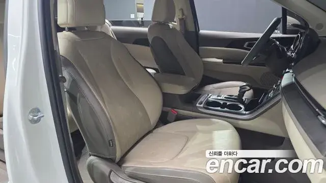 Kia Carnival 2021 — Photo 16/20