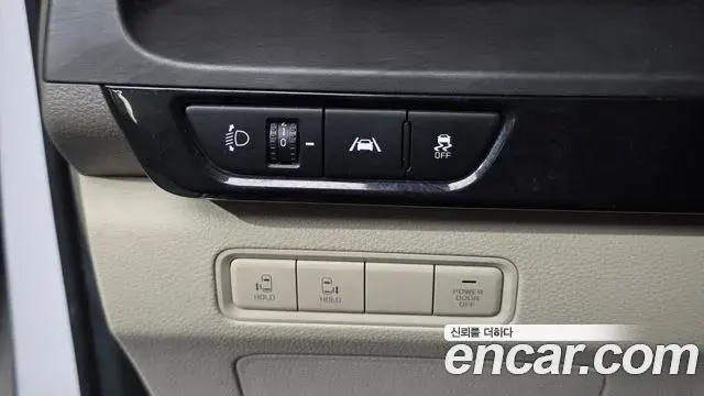 Kia Carnival 2021 — Photo 19/20