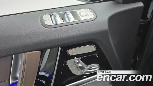 Mercedes-Benz G-Class 2026 — Photo 16/30