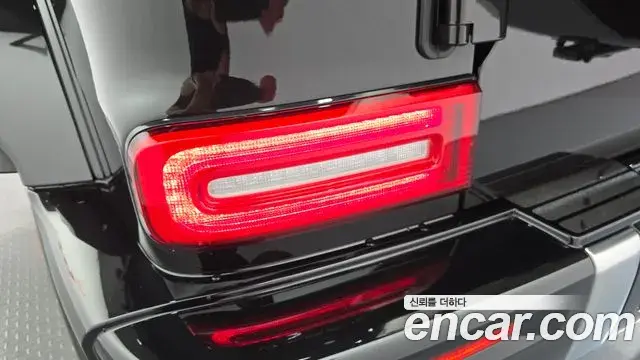 Mercedes-Benz G-Class 2026 — Photo 17/30