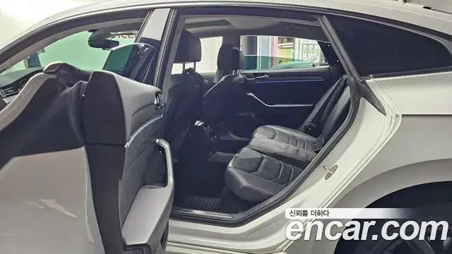 Volkswagen Arteon 2019 — Şəkil 21/30