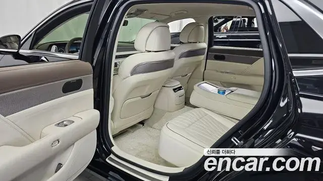Genesis G90 2022 — Фото 12/20