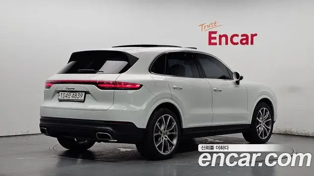 Porsche Cayenne 2020 — Photo 2/20