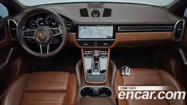 Porsche Cayenne 2020 — Photo 7/20