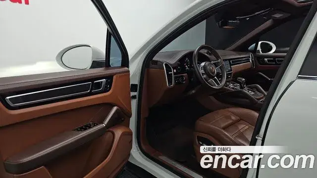 Porsche Cayenne 2020 — Photo 10/20