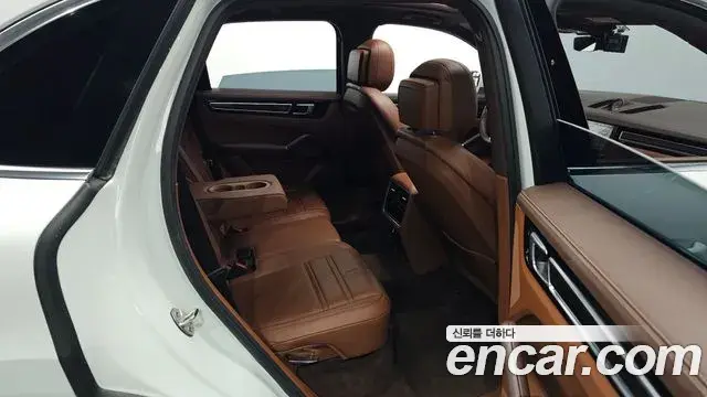 Porsche Cayenne 2020 — Photo 11/20