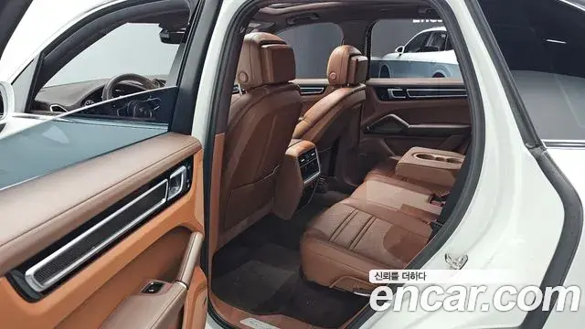 Porsche Cayenne 2020 — Photo 12/20