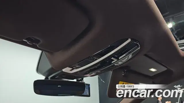 Porsche Cayenne 2020 — Photo 19/20