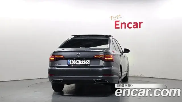 Volkswagen Jetta 2020 — Фото 4/20